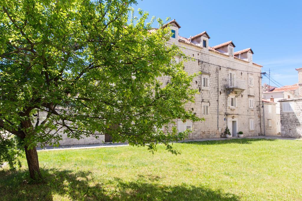 Top-Floor Apartment In Trogir Center 외부 사진